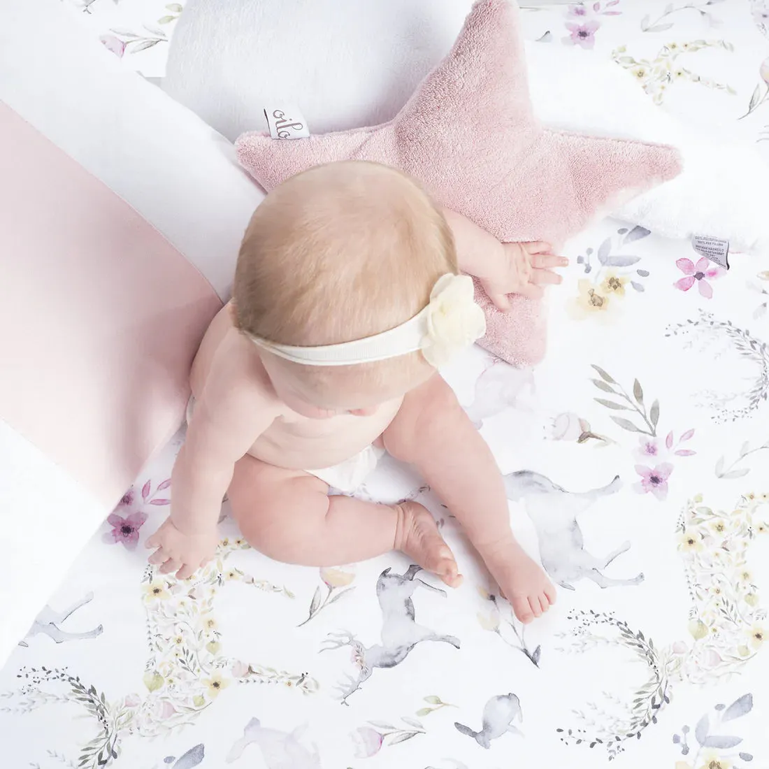 Oilo Star Pillow