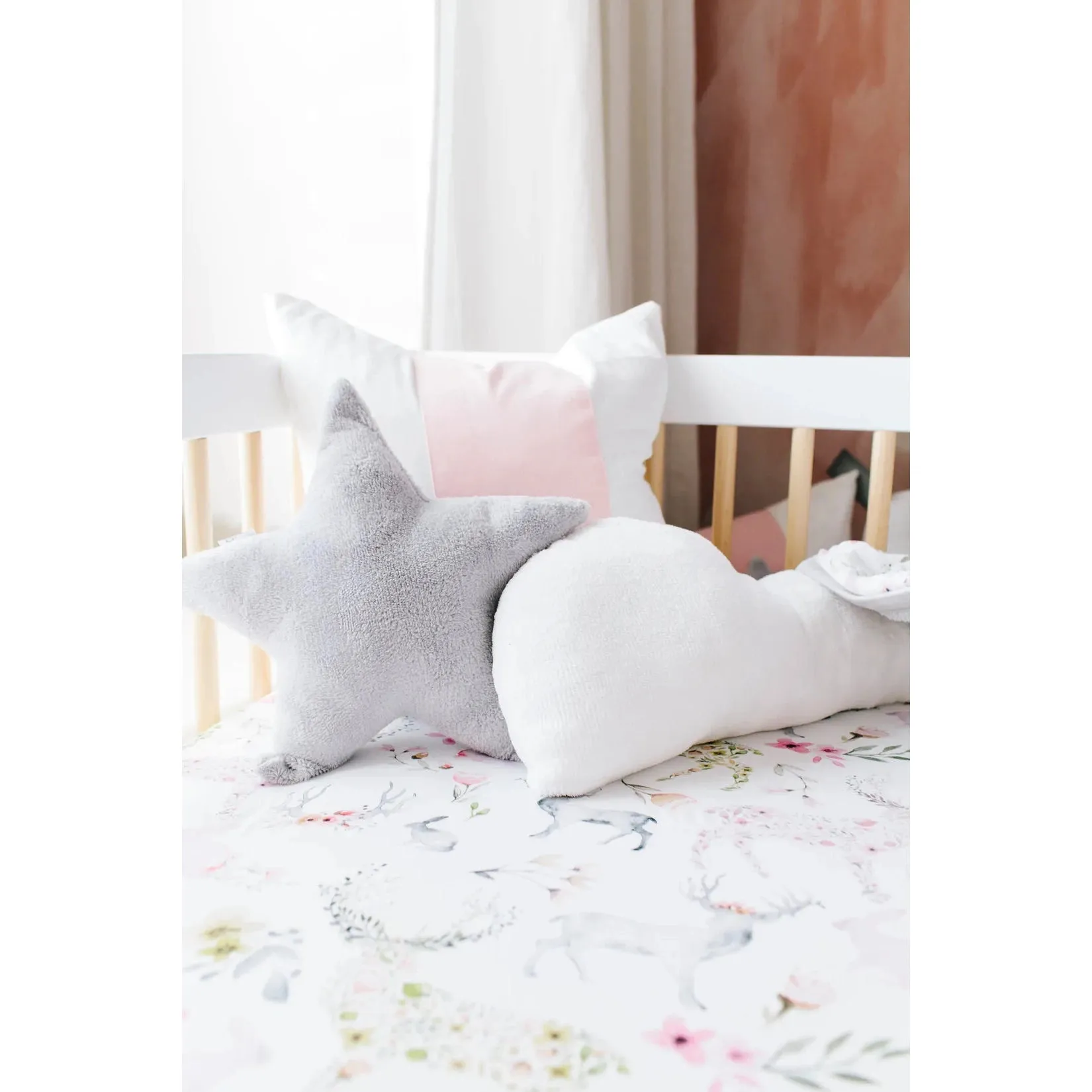 Oilo Star Pillow